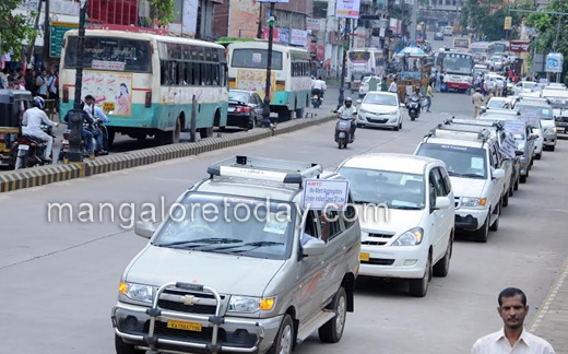 taxi stage protest against Ola Cabs 2